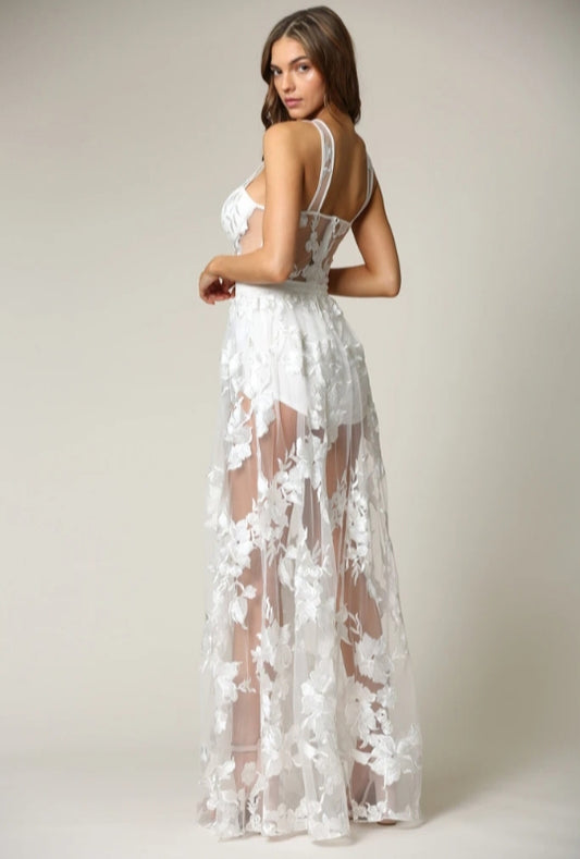 WHITE LACE FLORAL MAXI DRESS